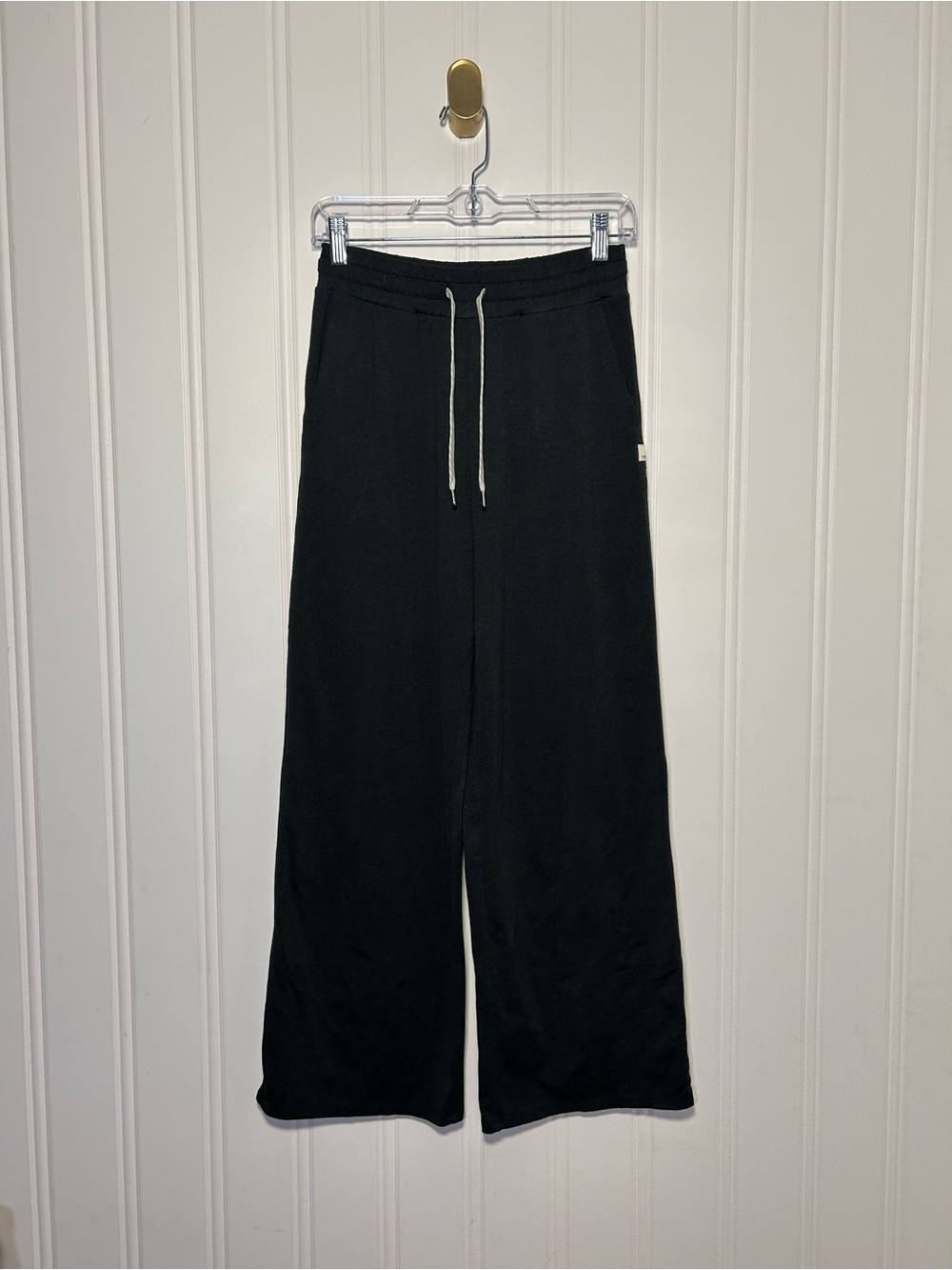 Vuori Halo Women's Black Wide Leg Sweatpants XS